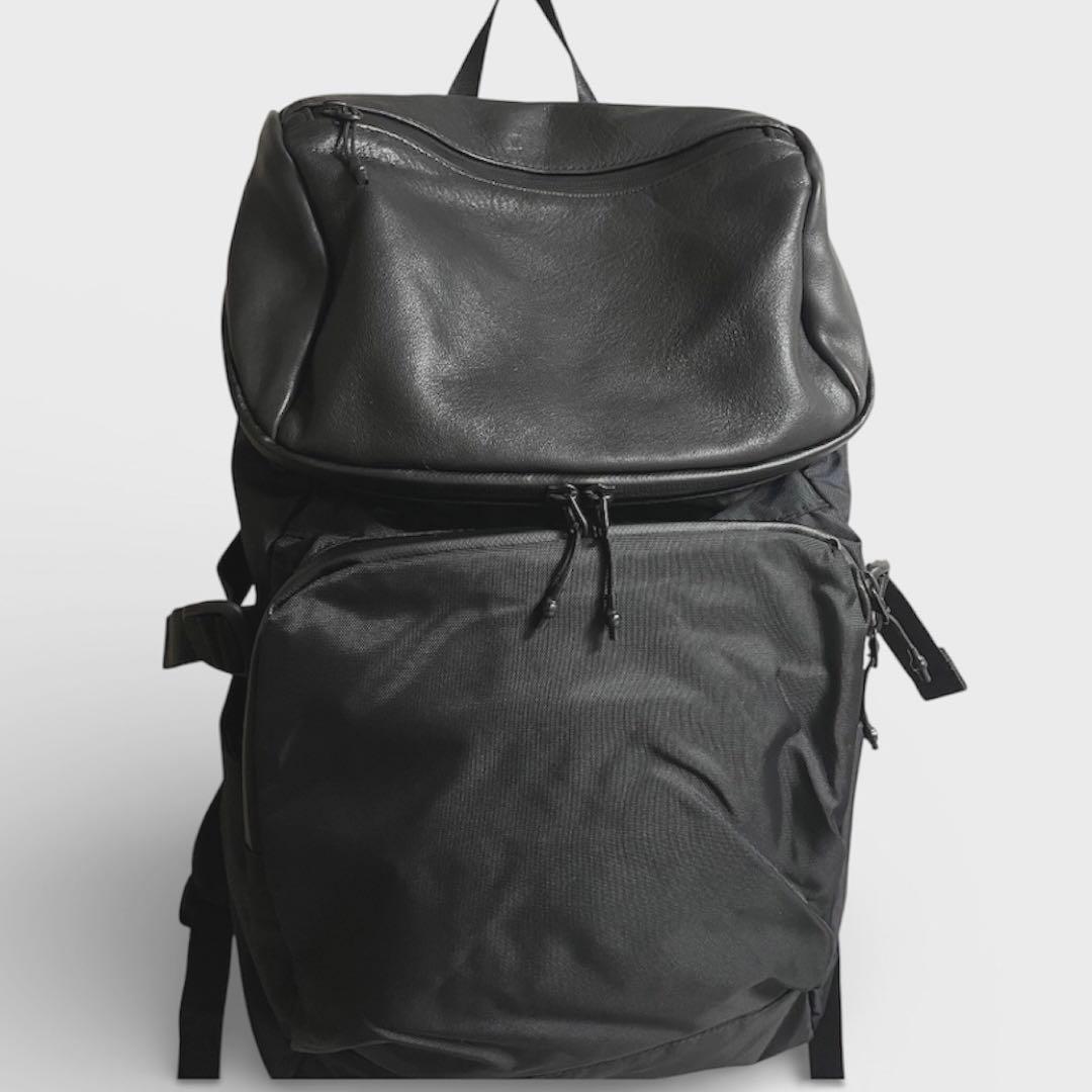 BURLAPOUTFITTER×earレザーフラップジップリュック　イアパピヨネ