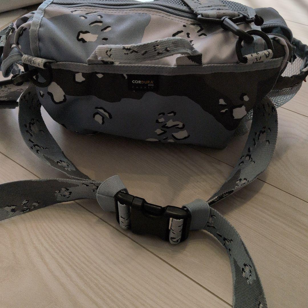 Supreme 迷彩ボディバッグ