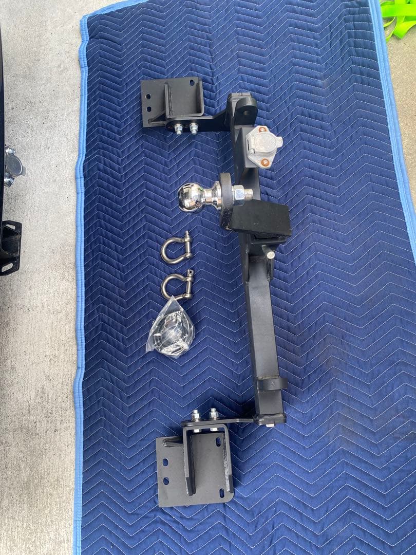 zvw 50 プリウス　ヒッチメンバー