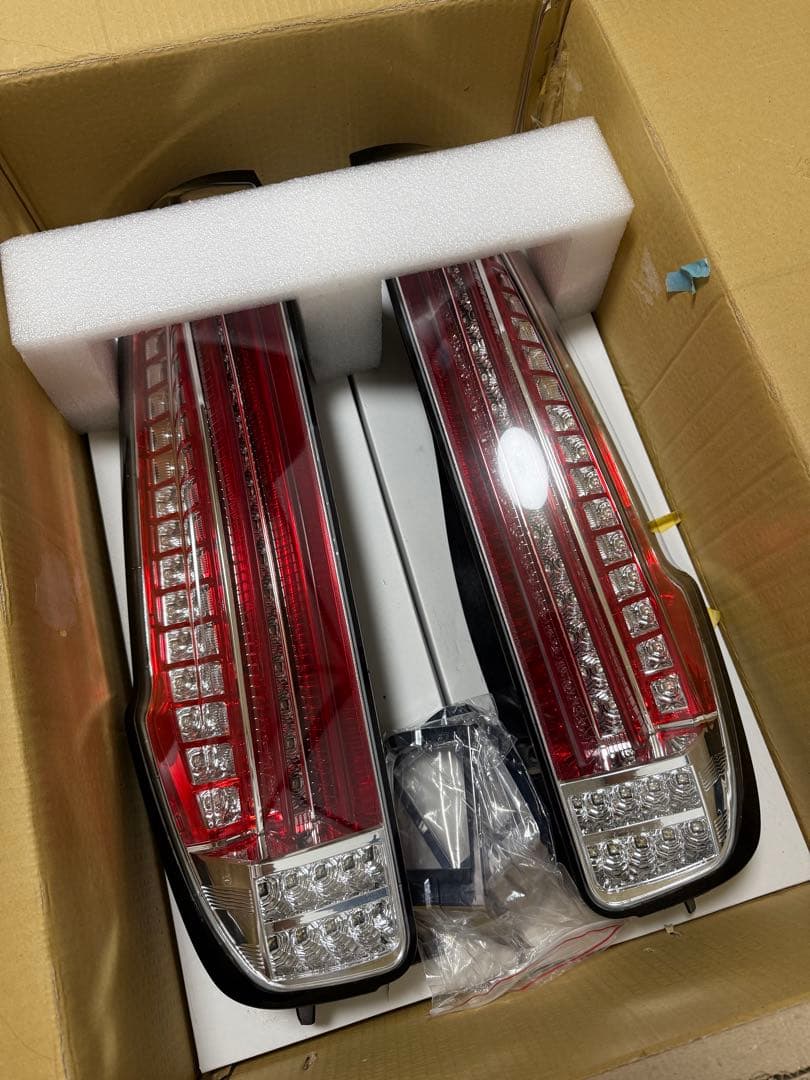 クリスタルアイ ヴォクシー80 テールランプ 2個セット クリア