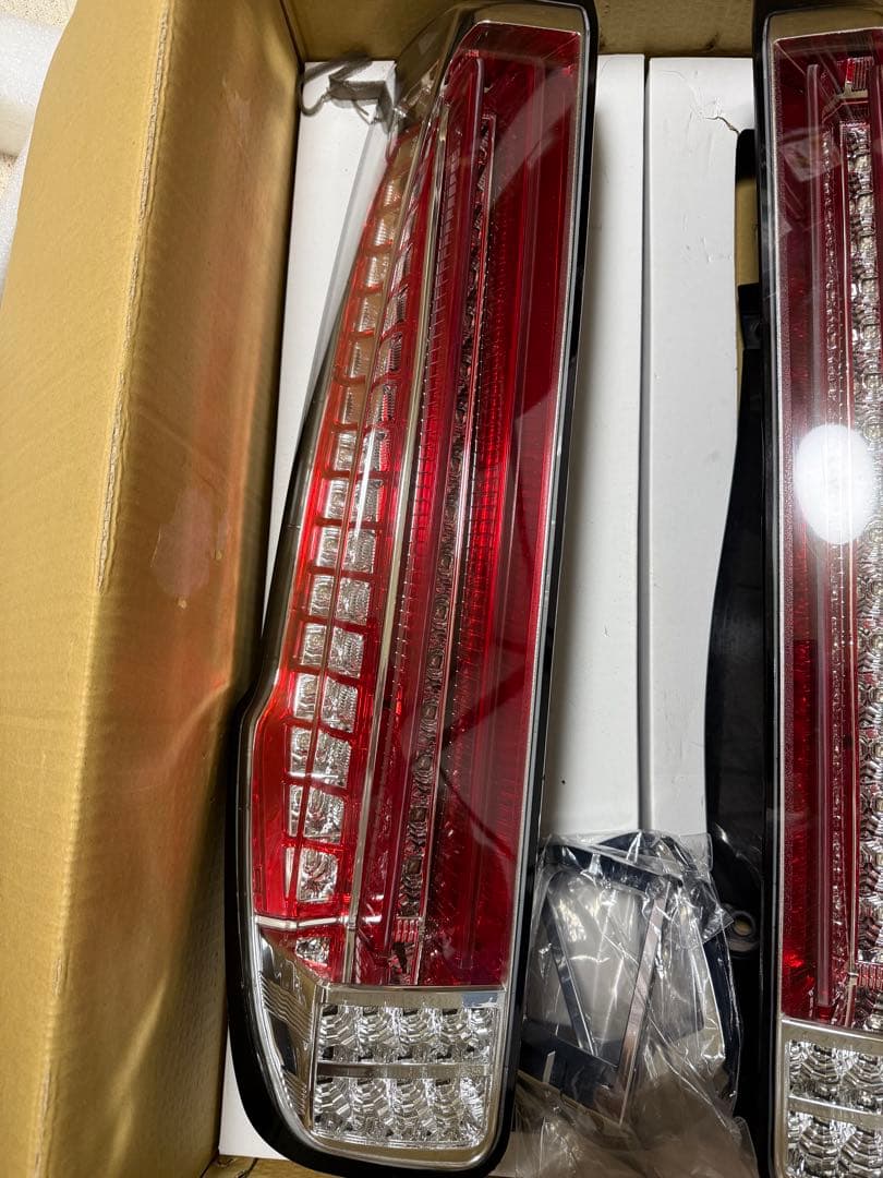 クリスタルアイ ヴォクシー80 テールランプ 2個セット クリア