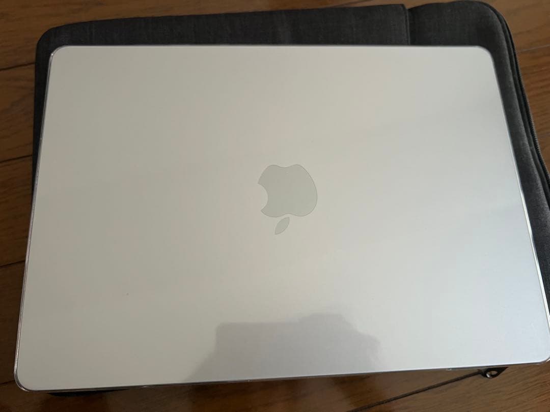 Apple MacBook Air シルバー　M4チップ保証付き