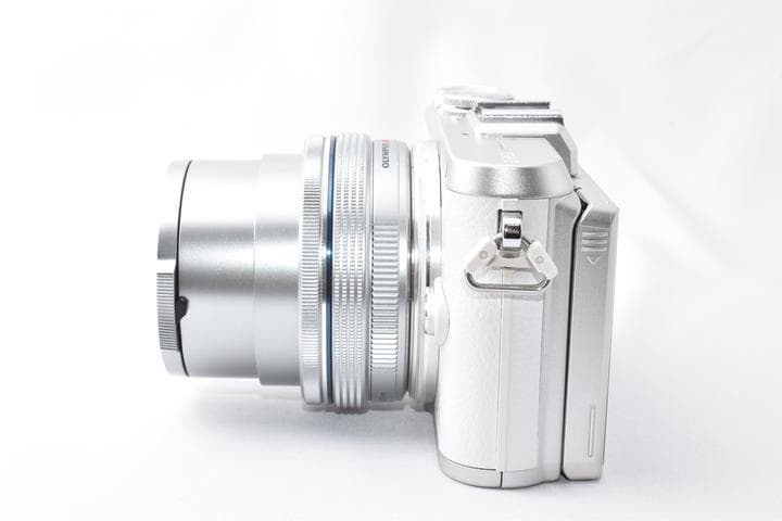 【美品】OLYMPUS PEN E-PL8 ホワイト レンズキット