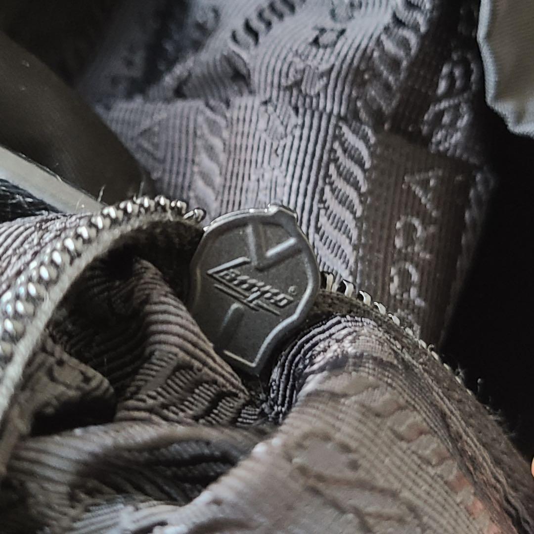 現行品 PRADA re-nylon ポーチ付きバックパック 黒