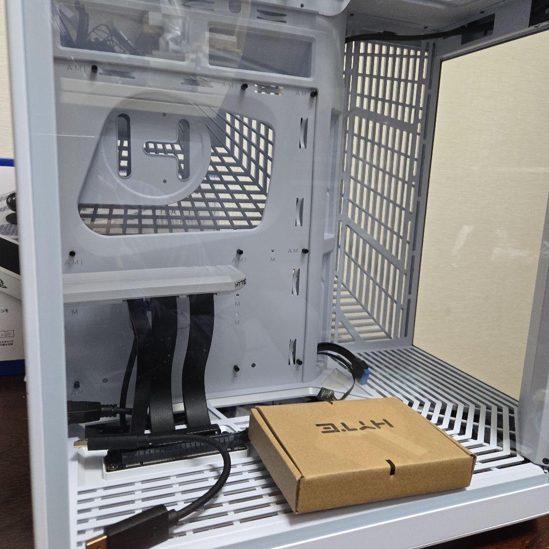 PCケース(自作PC用) hyte y70 Touch