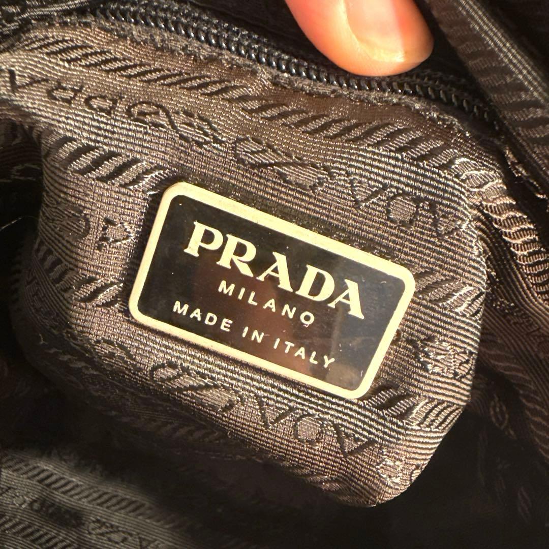 プラダ メッセンジャーバッグ