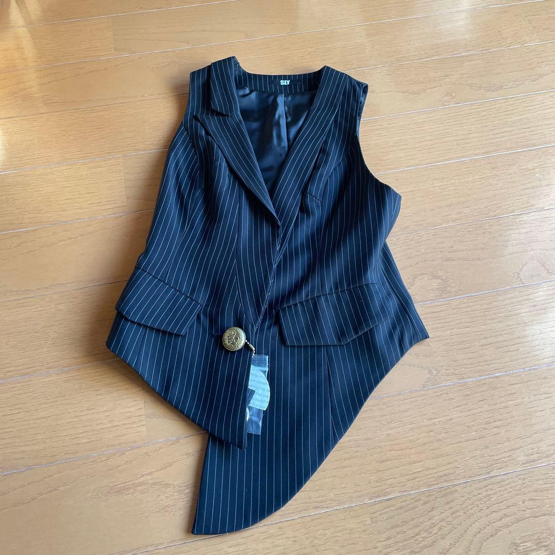 セール！稀少‼️新品未使用タグ付きのSLYパンツスーツ❣️