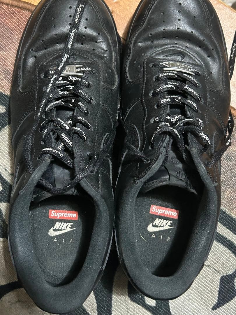 Nike Air Force 1 Supreme ブラック シュプフォース