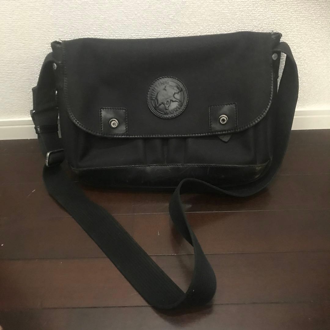 ハンティングワールド ブラックメッセンジャーバッグ