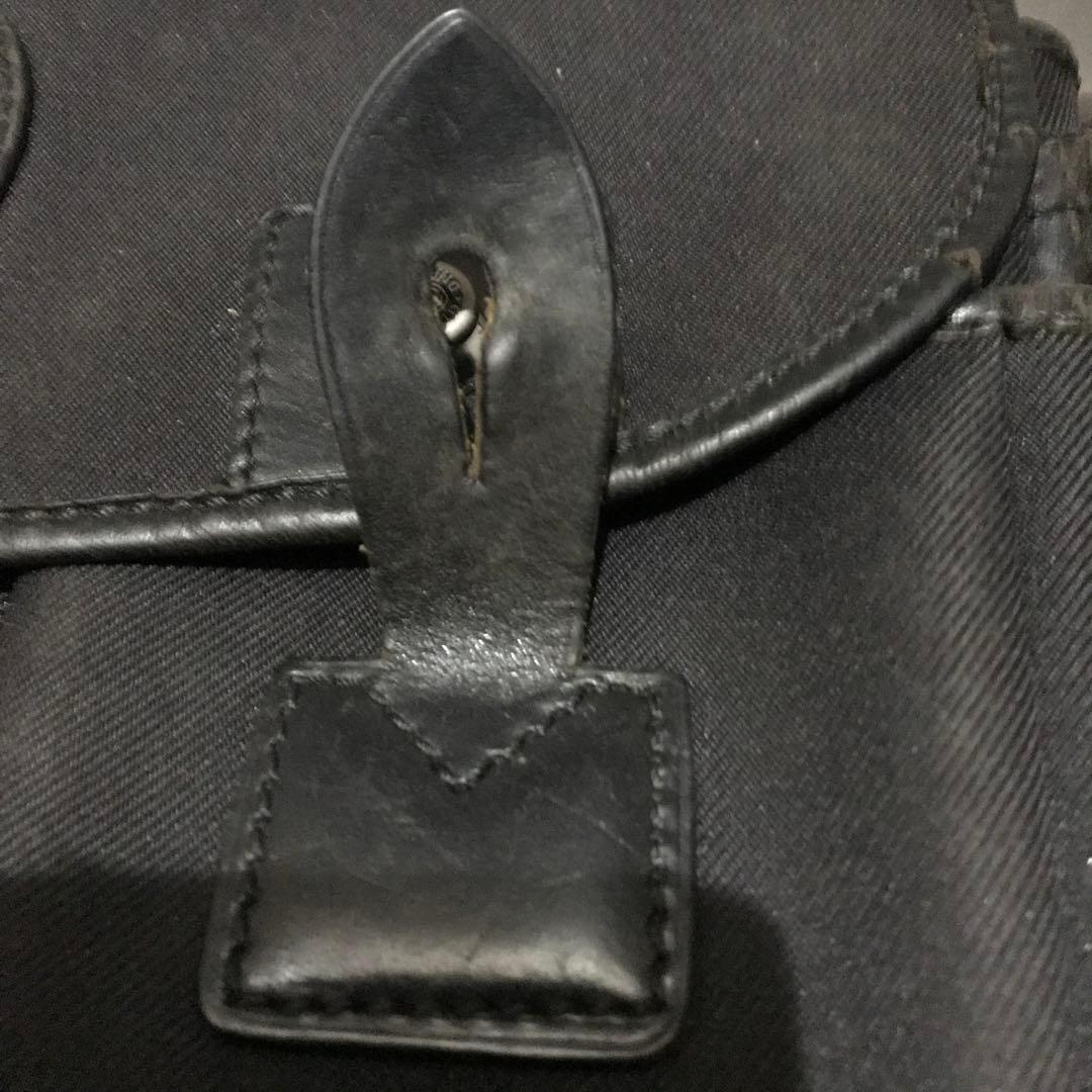 ハンティングワールド ブラックメッセンジャーバッグ