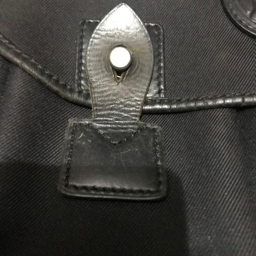 ハンティングワールド ブラックメッセンジャーバッグ