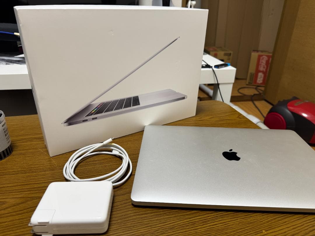 MacBook Pro 15インチ 2018 / Core i7 / 512GB