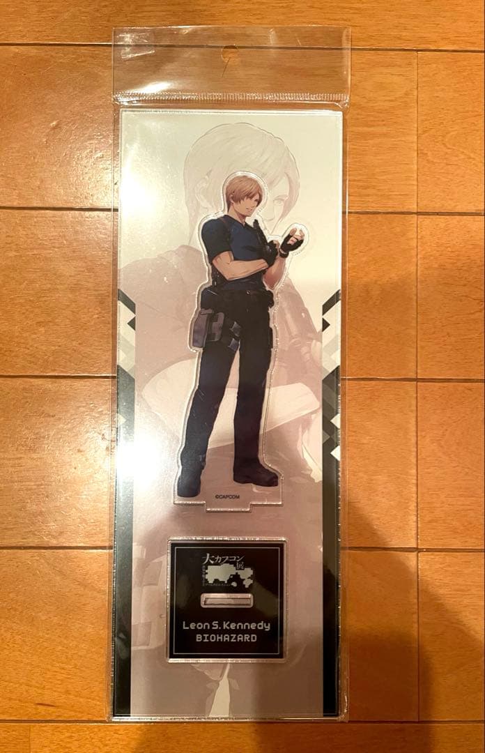 大カプコン展 バイオハザード レオン 5点 アクスタ ステッカー ボールペン 他