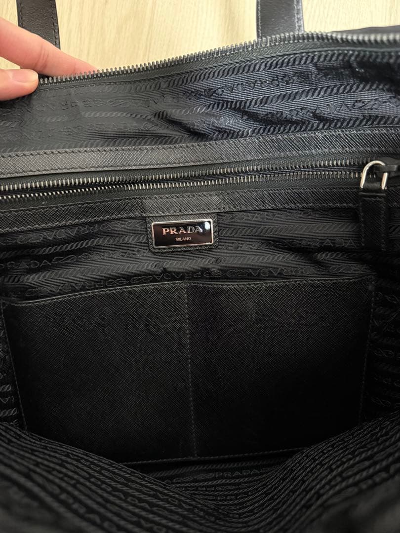 PRADA ナイロンビジネスバッグ