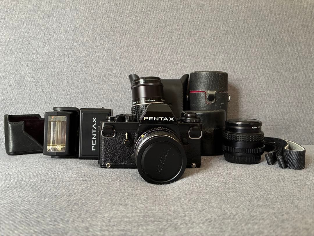 PENTAX LX. 一眼レフカメラ ブラック レンズ3本とフラッシュ付き。