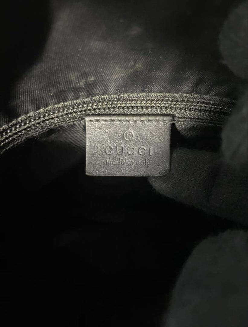 GUCCI ショルダーバッグ　GG スプリーム　ブラック　レザー　メンズ　斜掛