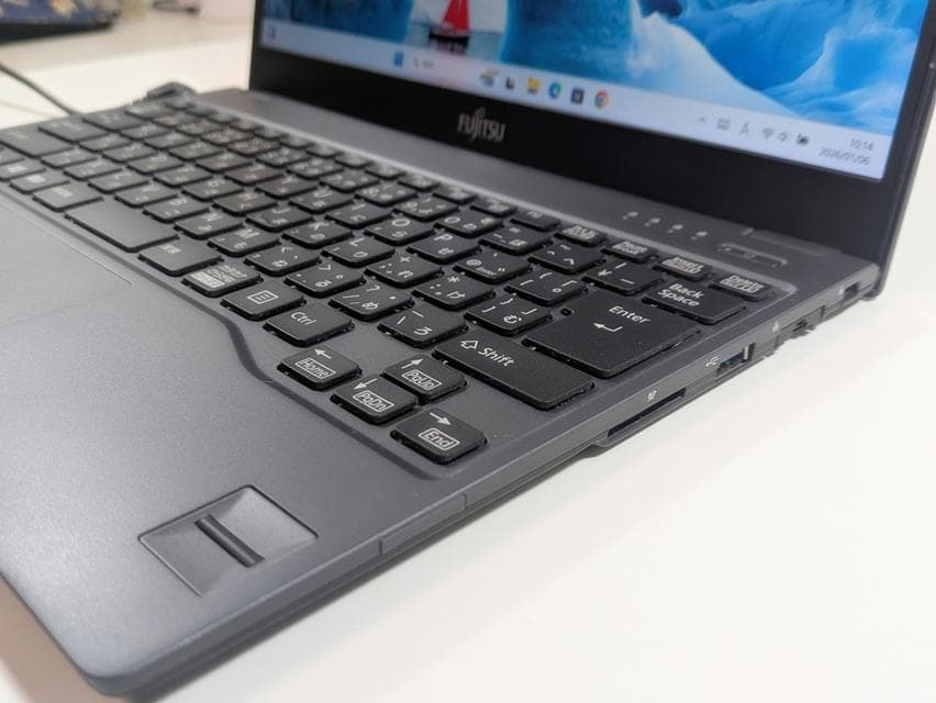 【超美品】Win11✨新品8GB✨薄型＆超軽量✨ノートパソコン✨持ち運びに