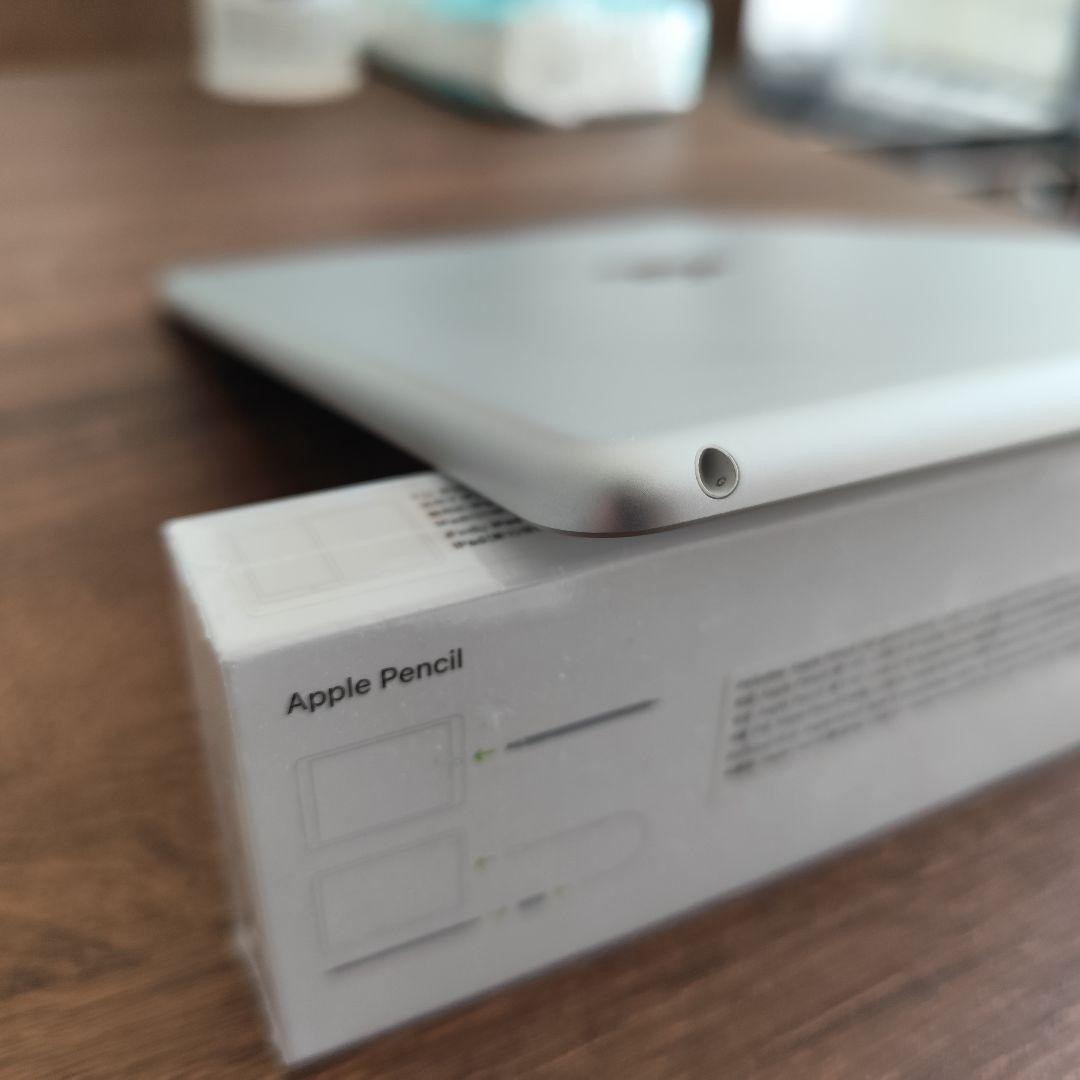 iPad　第8世代　32GB Wi-Fi　アップルペンシル第1世代新品付き