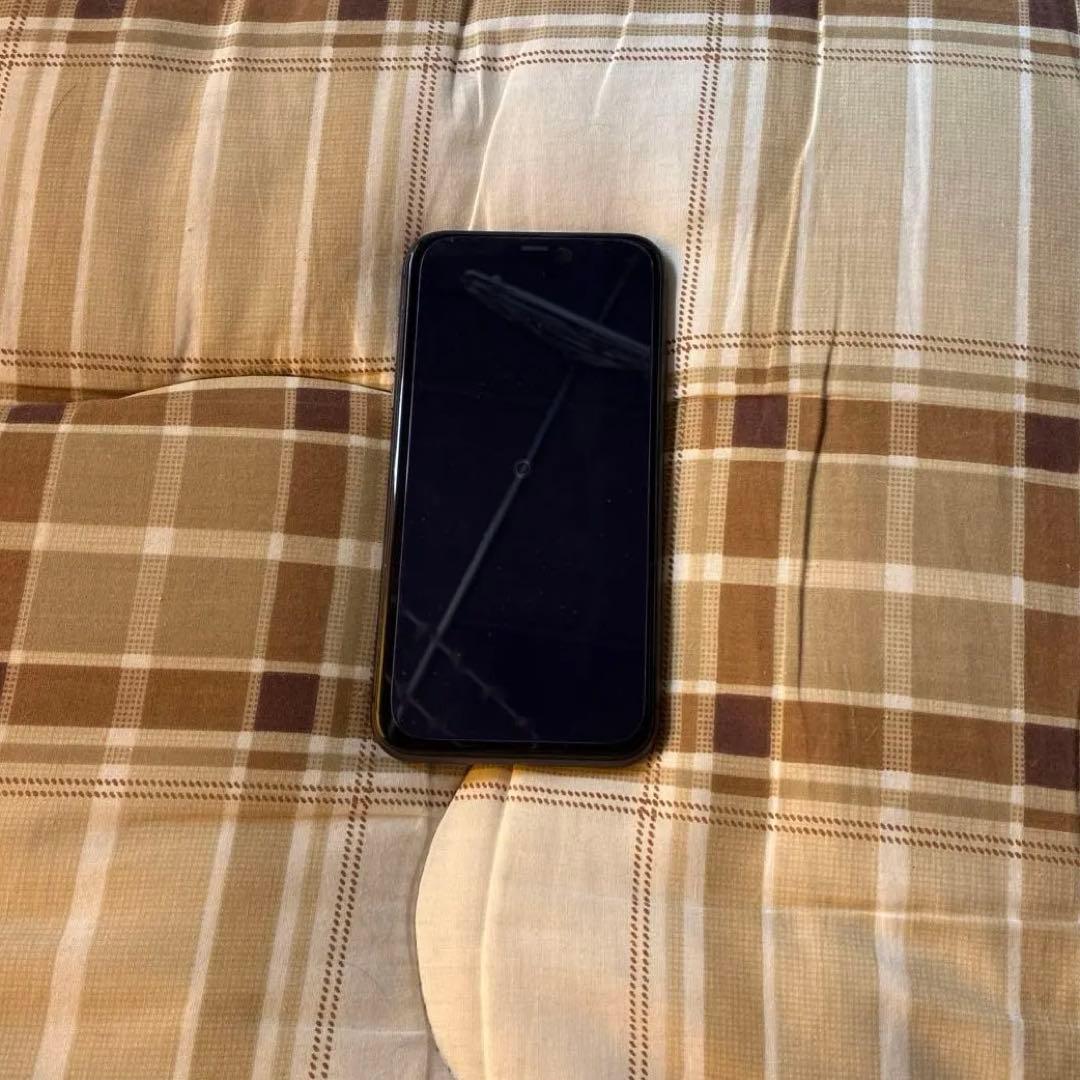 【iPhone11】　ブラック　割れなし　液晶汚れあり