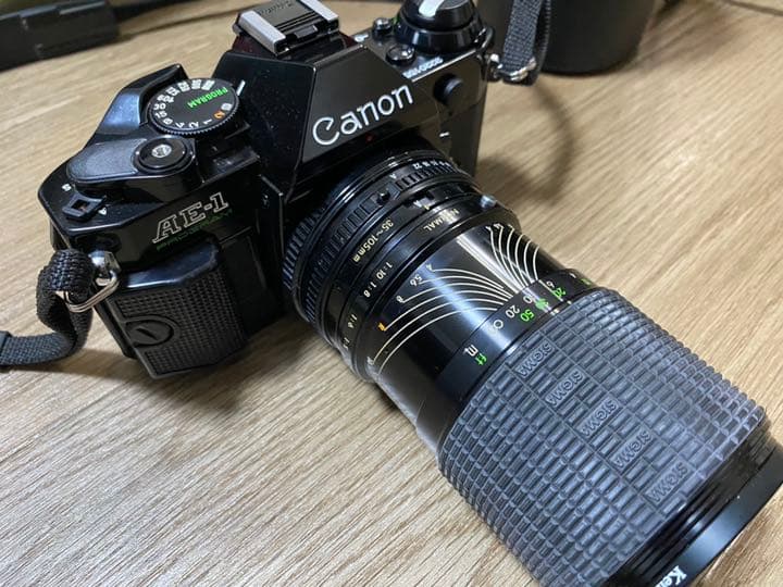 アンティークキヤノン一眼レフAE_1.ブラック、フィルムカメラ、実写中昭和レトロ