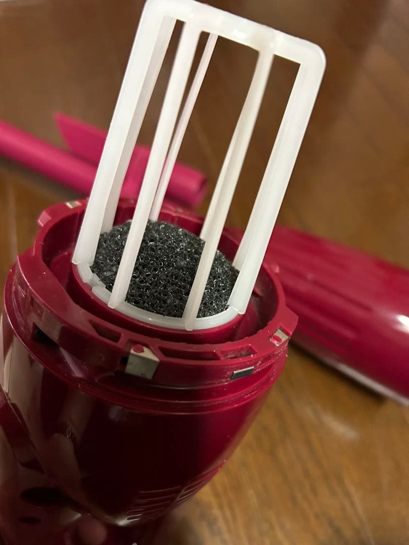 Makita コードレス掃除機 充電器、スタンド付き 赤