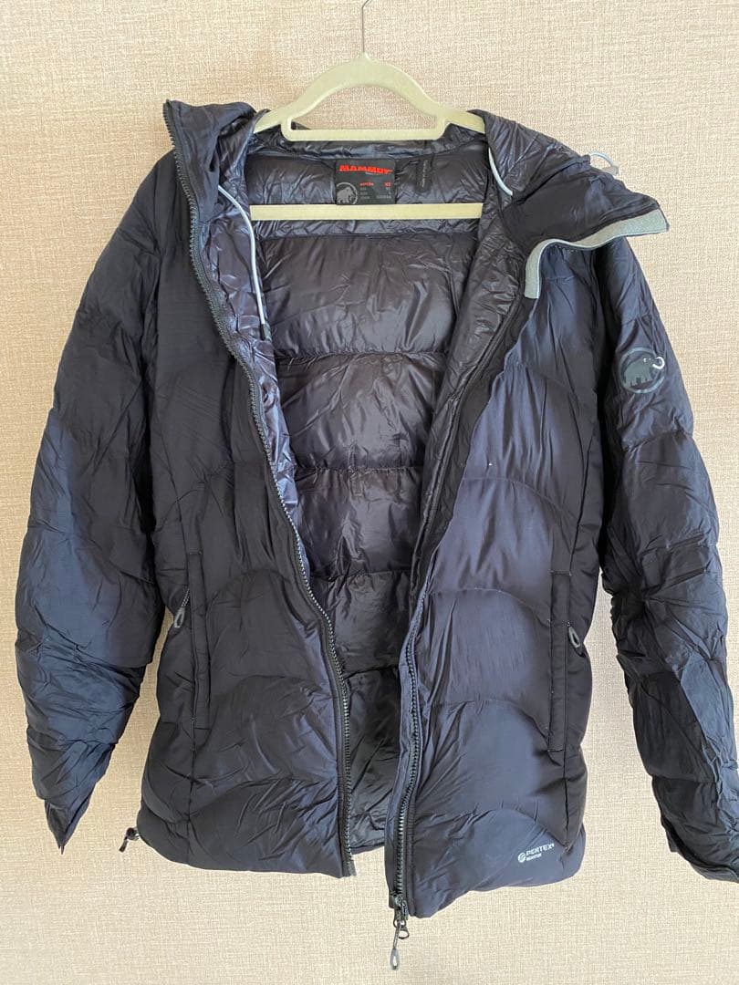 マムート　レディースブラック ダウンジャケット