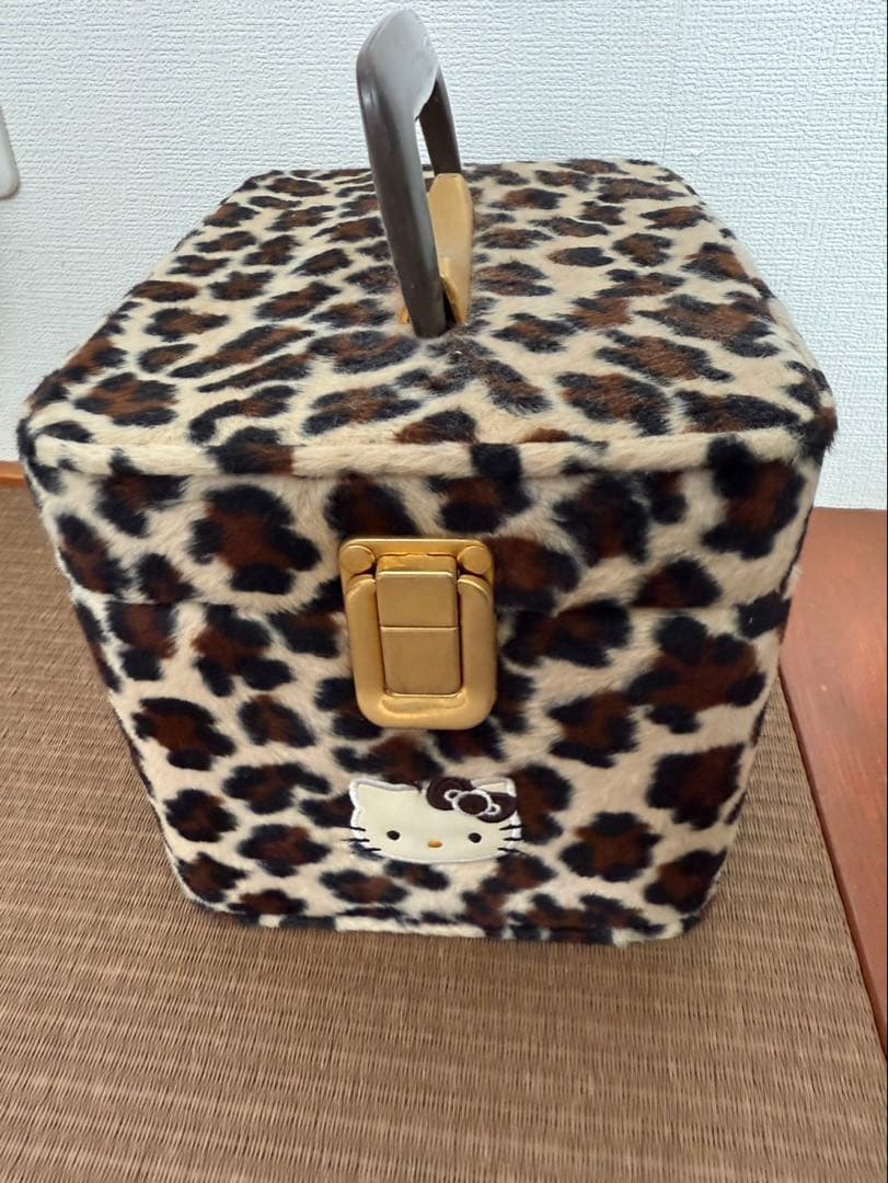 キティ　ハローキティレオパード　ヒョウ柄　ファー　化粧ボックス