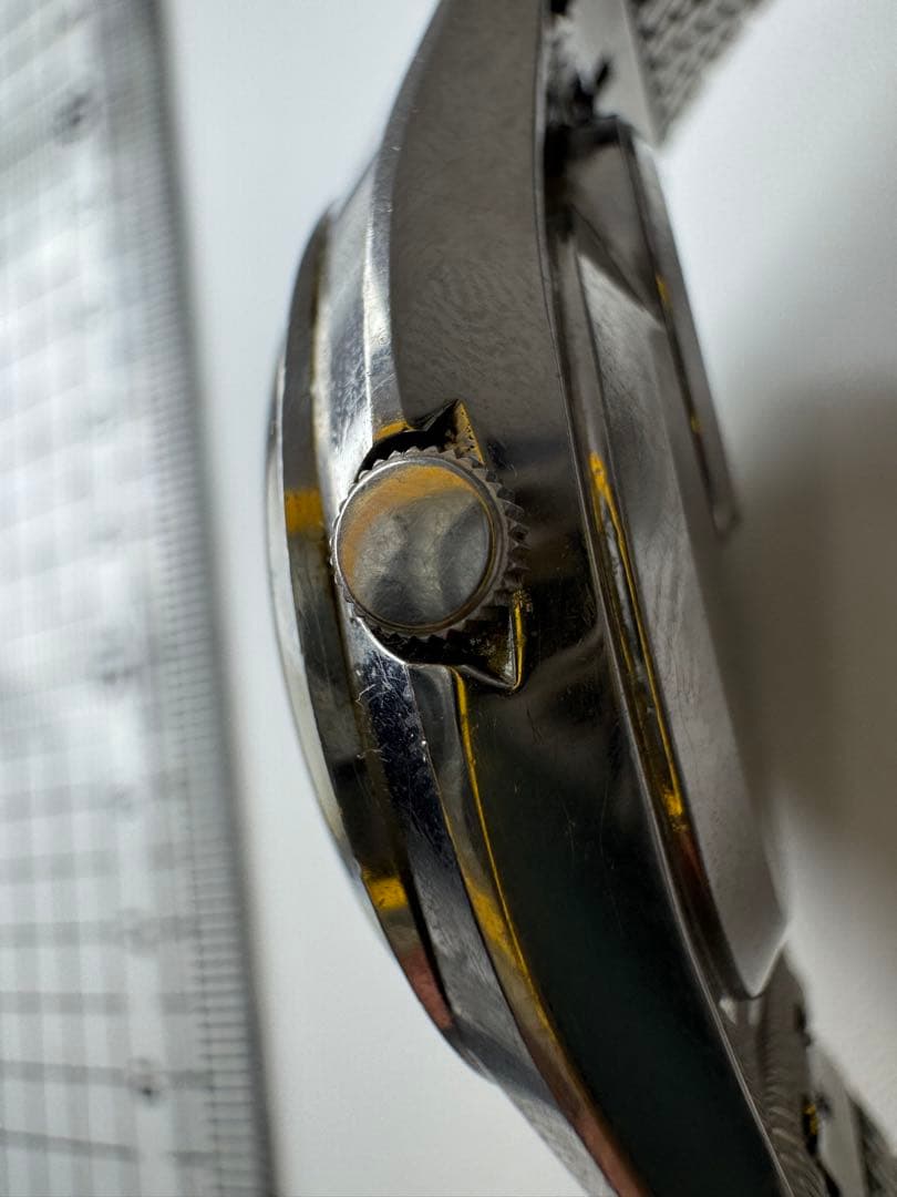 SEIKO クォーツ　メンズ腕時計　ヴィンテージ　稼働品