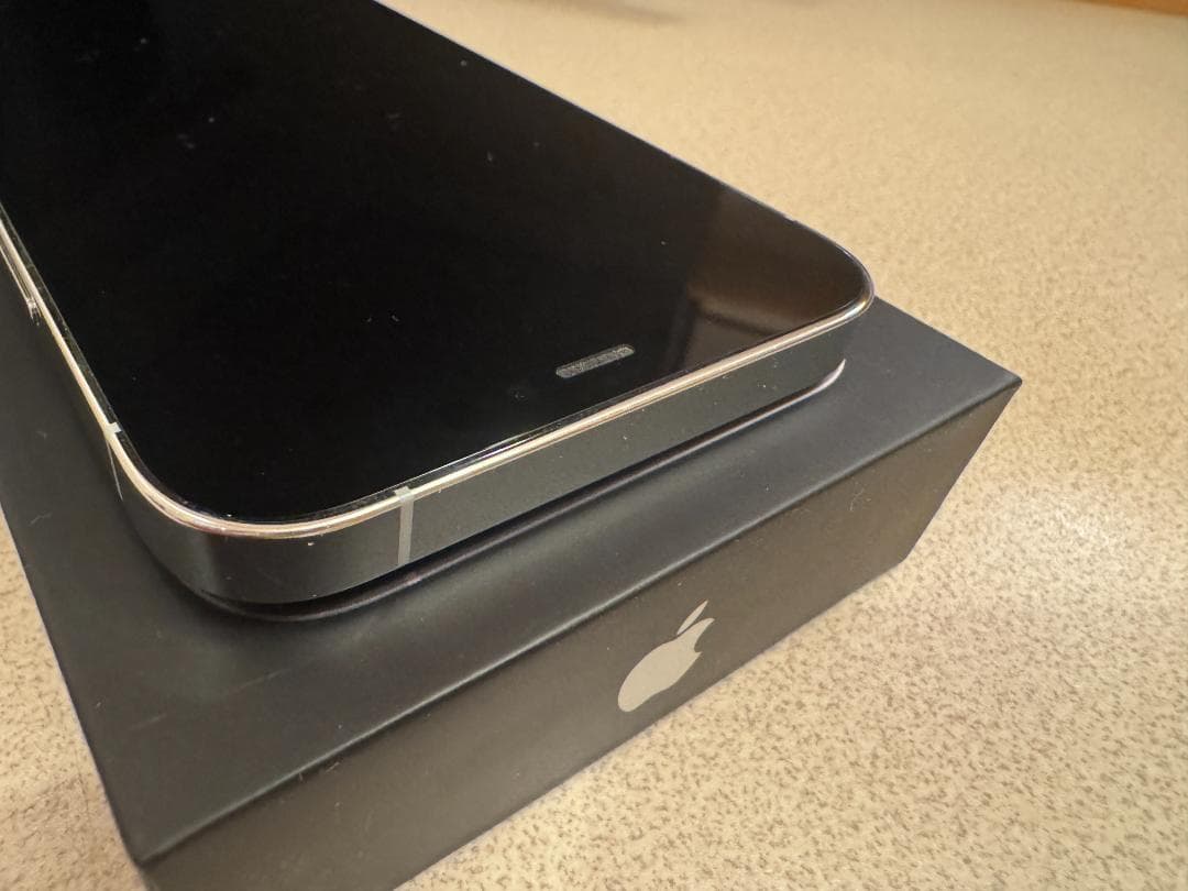 ♫　美品　iPhone 12 pro シルバー 128GB　付属品完備