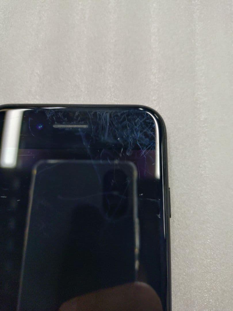 4-378 iPhoneSE　ブラック　本体　64GB SIMロックなし