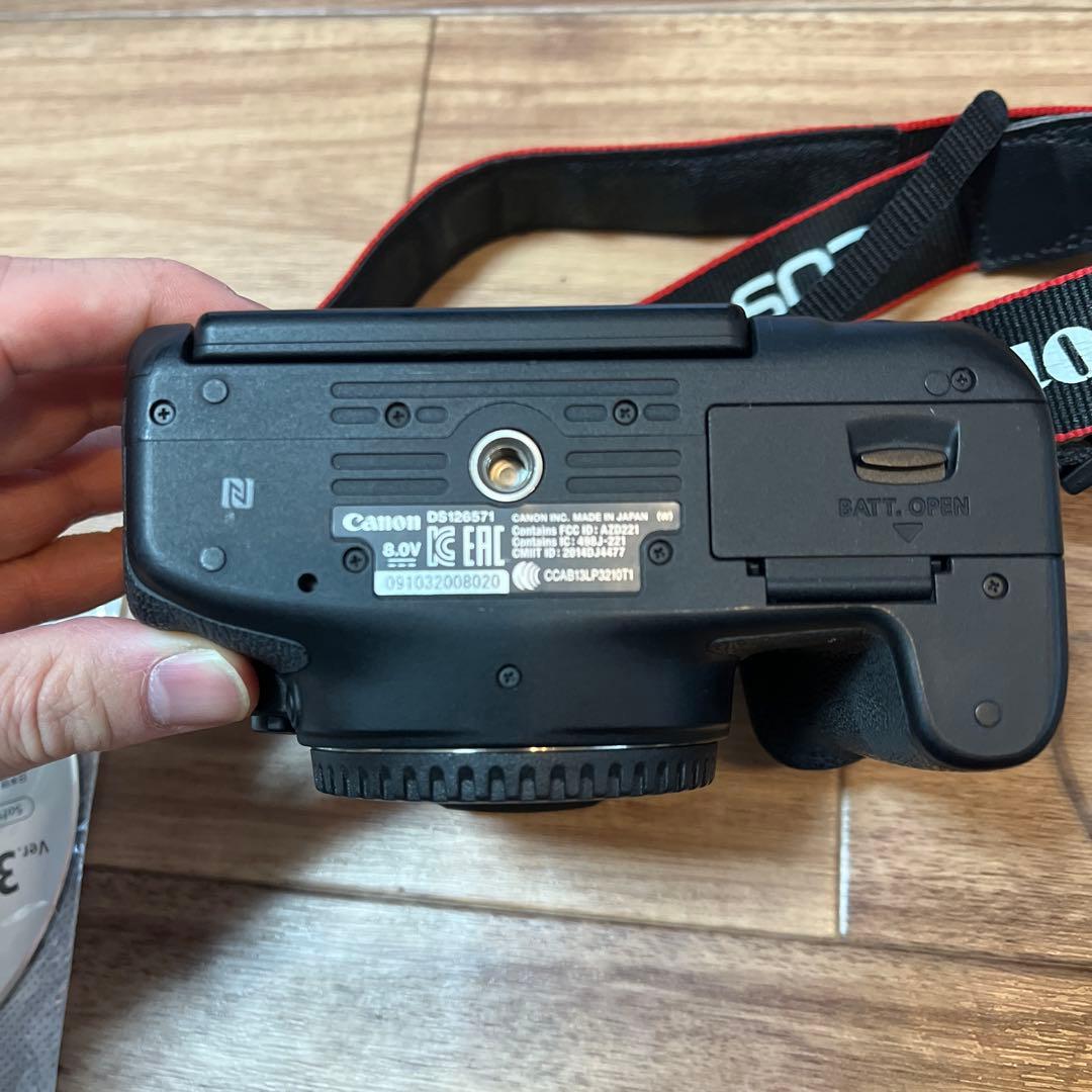 Canon EOS Kiss X8i 本体 + 周辺機器