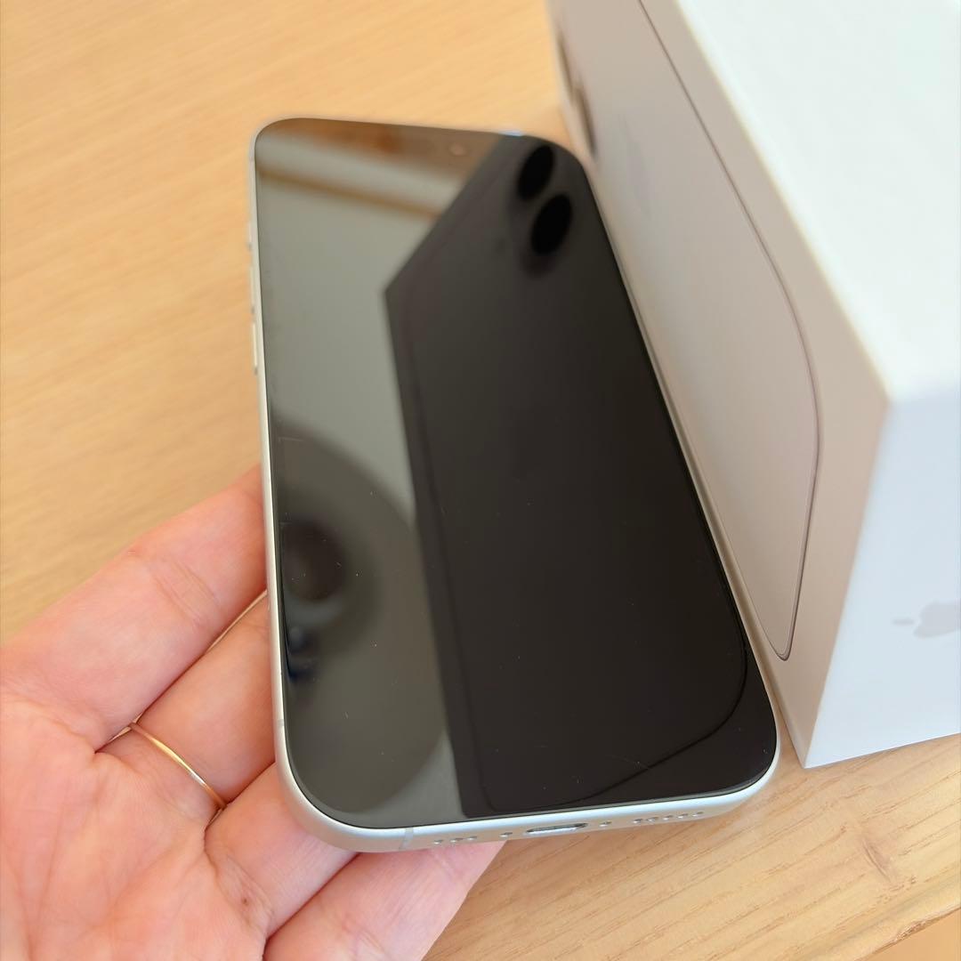 Apple iPhone16 128GB ホワイト 本体　SIMフリー