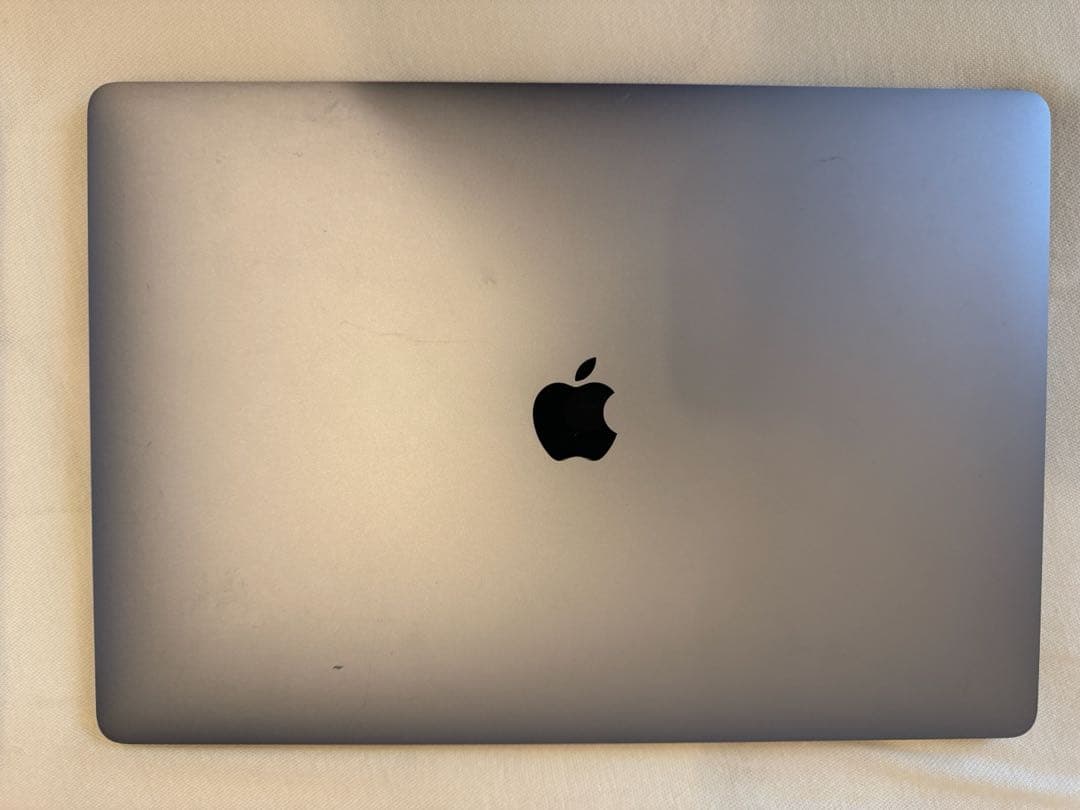 GOLDApple MacBook Pro 2019 16インチ