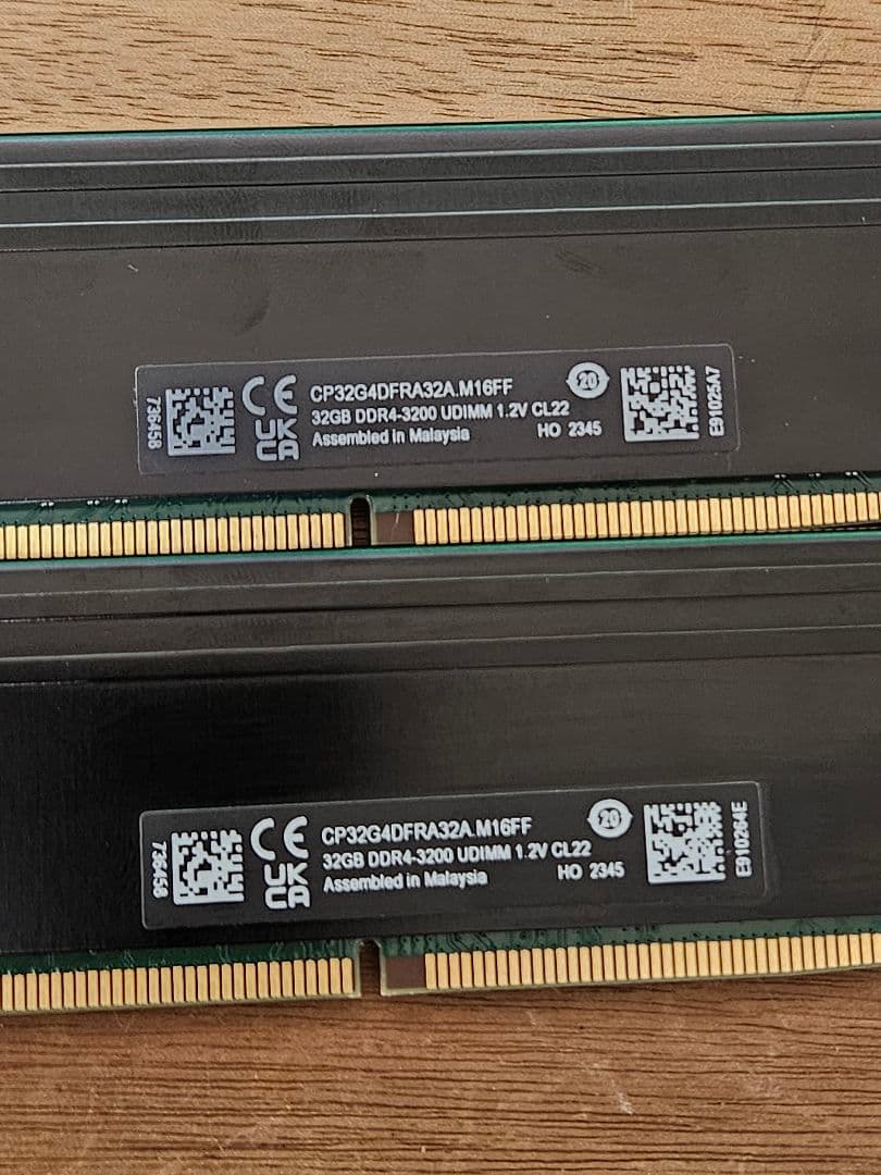 Crucial 32GB×2 64GB DDR4 3200MT/s メモリ