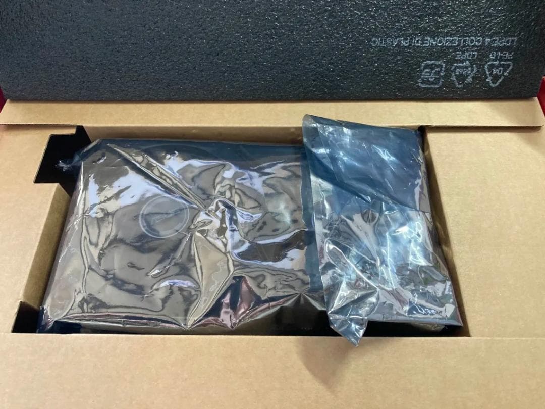 グラフィックボード・グラボ・ビデオカード ASUS DUAL Radeon RX 9060 XT 8GB