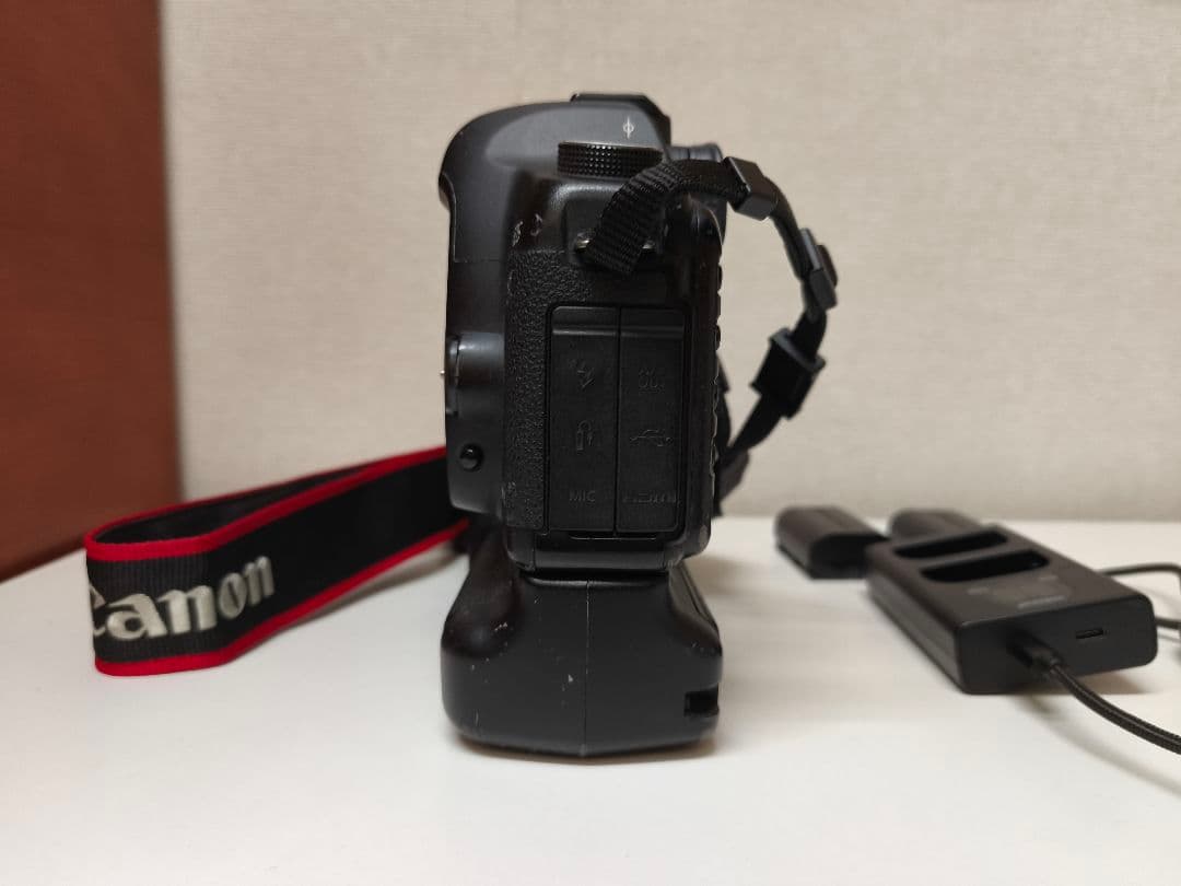 Canon EOS 5D mark2 デジタル一眼レフ BG付き