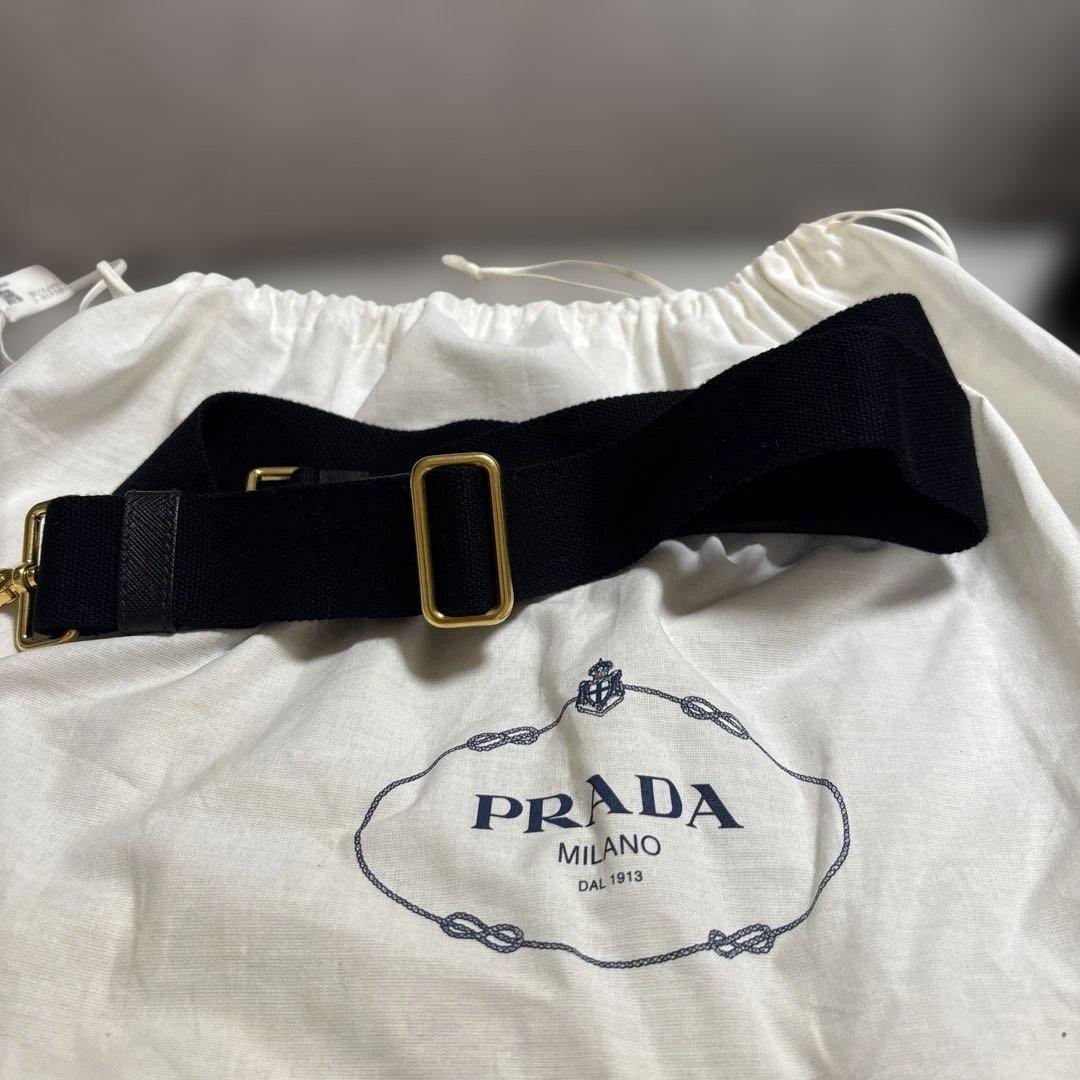 PRADA カナパ