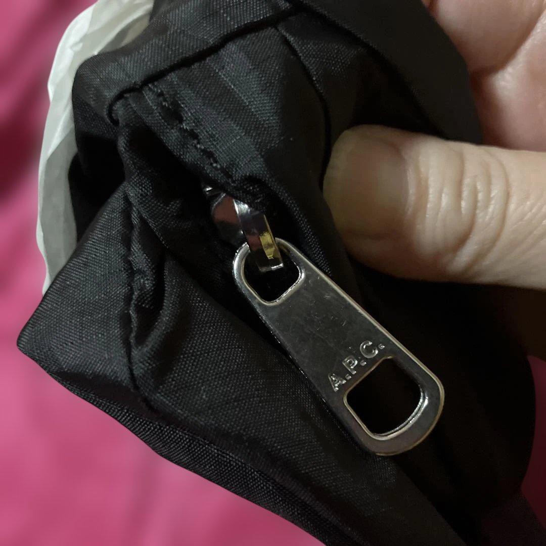 A.P.C. ボディバッグ ブラック TU