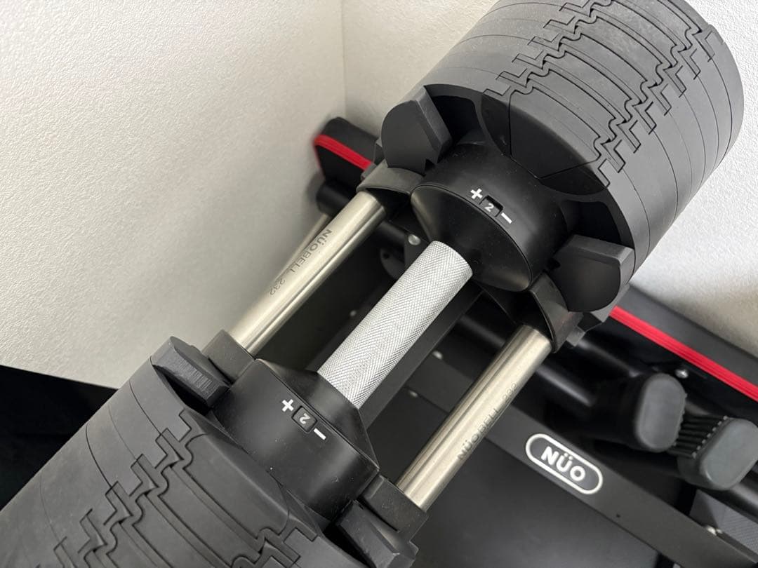 NUÖ 調整式ダンベル　32kg×2セット台座付き(1/3)