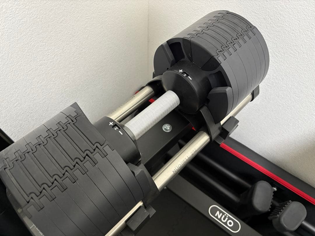 NUÖ 調整式ダンベル　32kg×2セット台座付き(1/3)