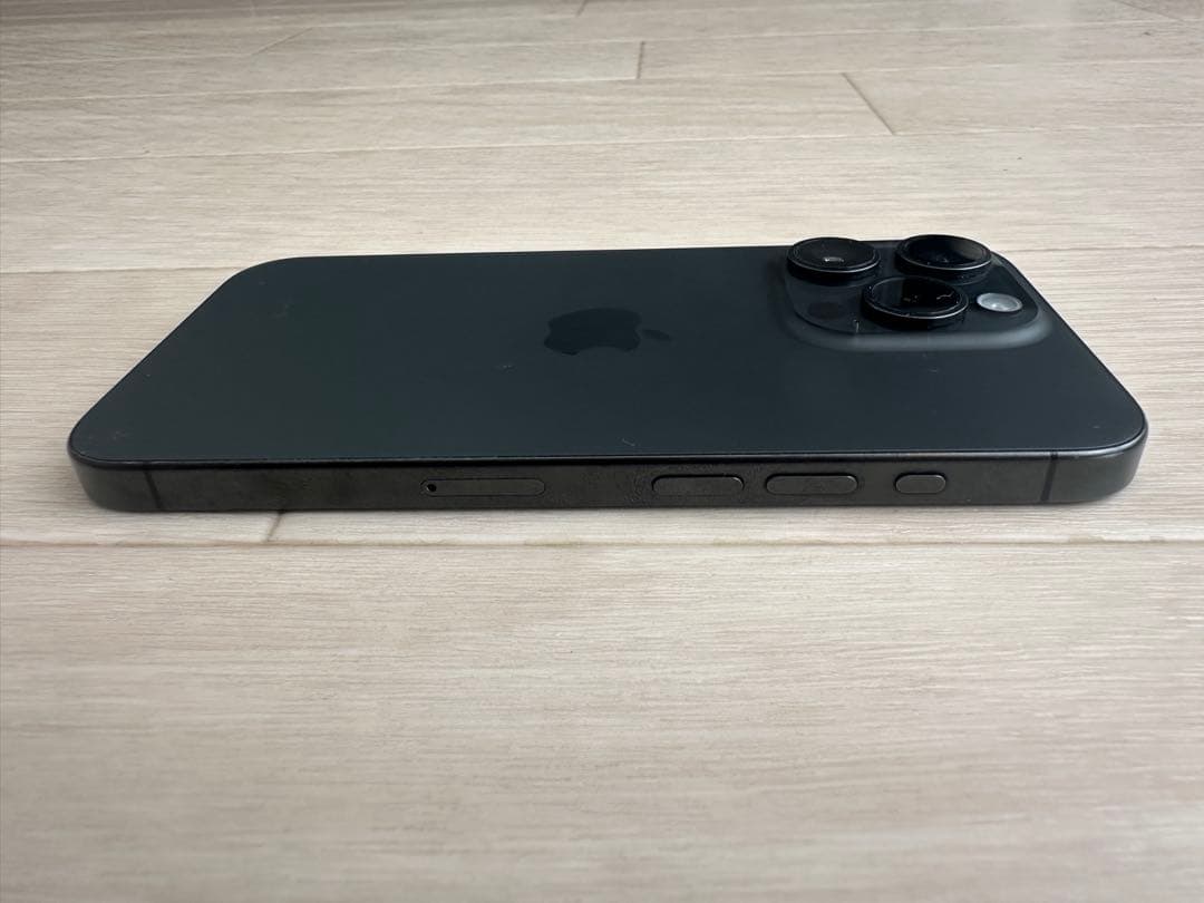 Apple iPhone 15 Pro ブラックチタニウム 128GB