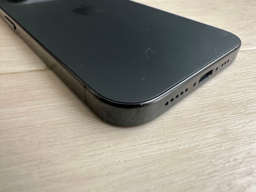Apple iPhone 15 Pro ブラックチタニウム 128GB