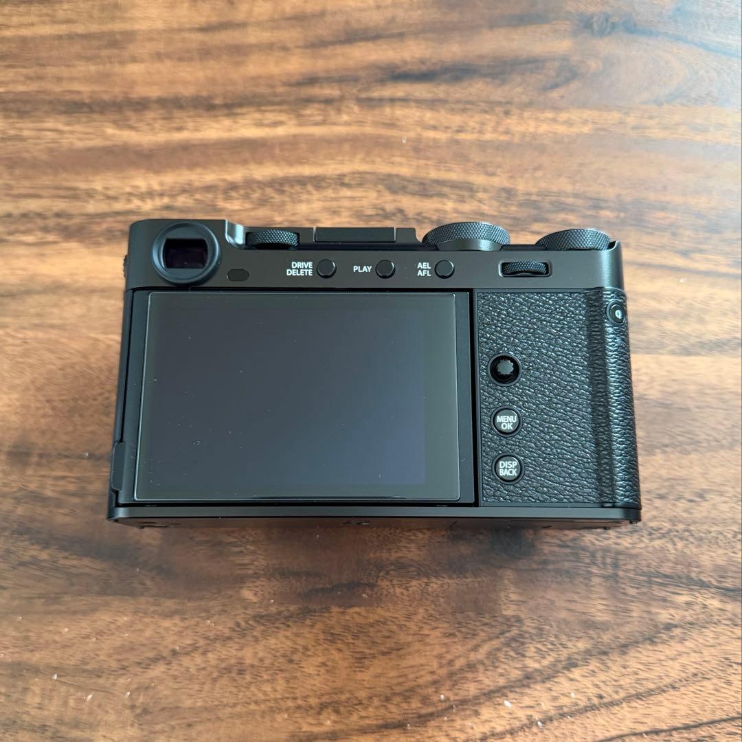 富士フイルム X-E5