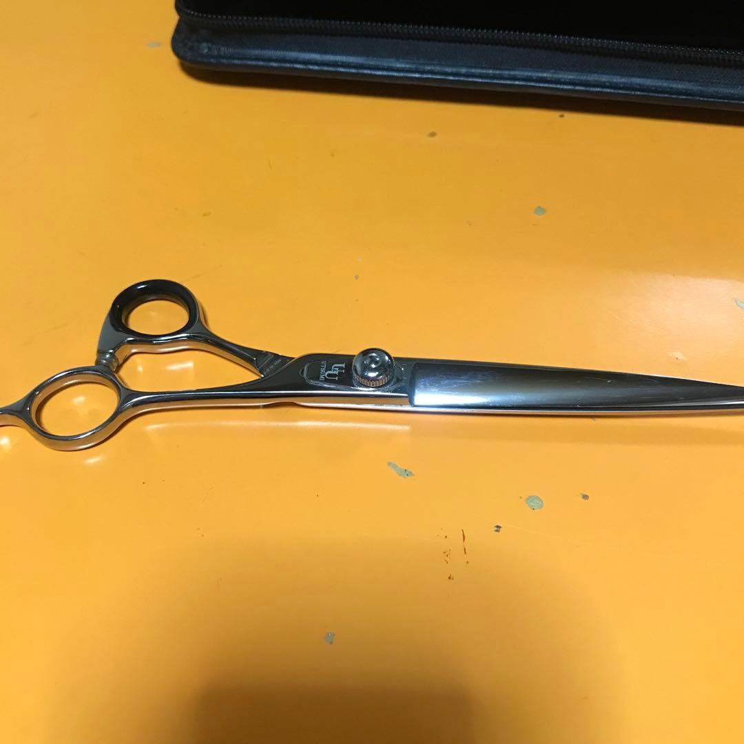 美容師　ハサミ