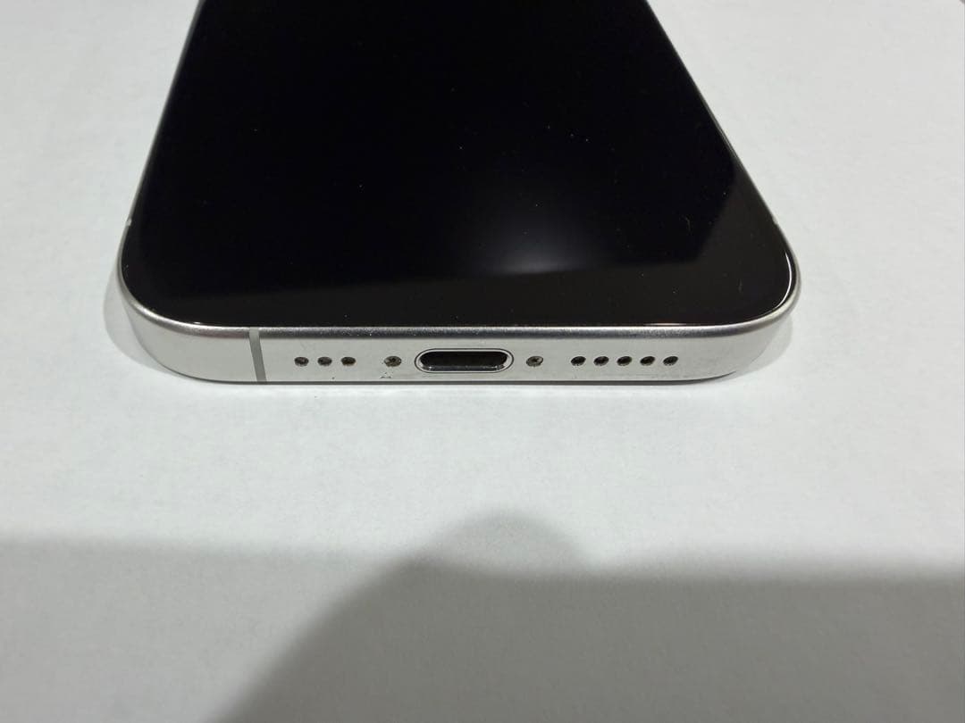 Apple iPhone 15Pro (256GB)シルバー 本体