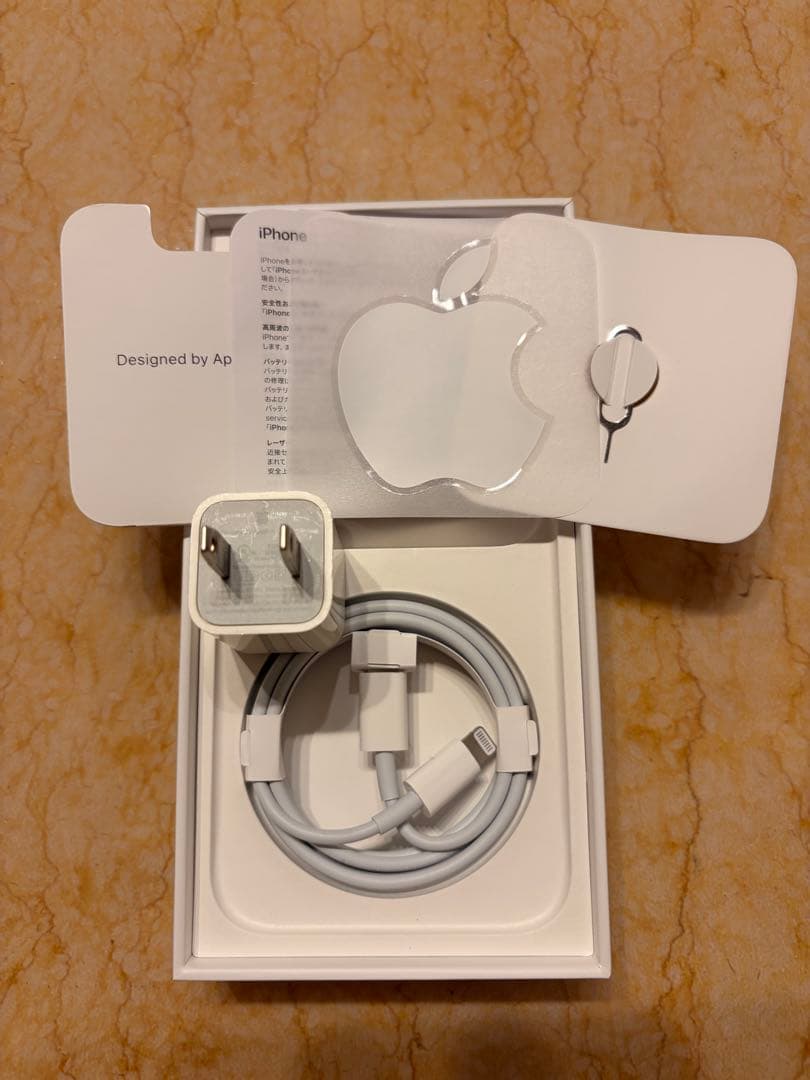 【美品】Apple iPhone 14 ホワイト 本体　256GB