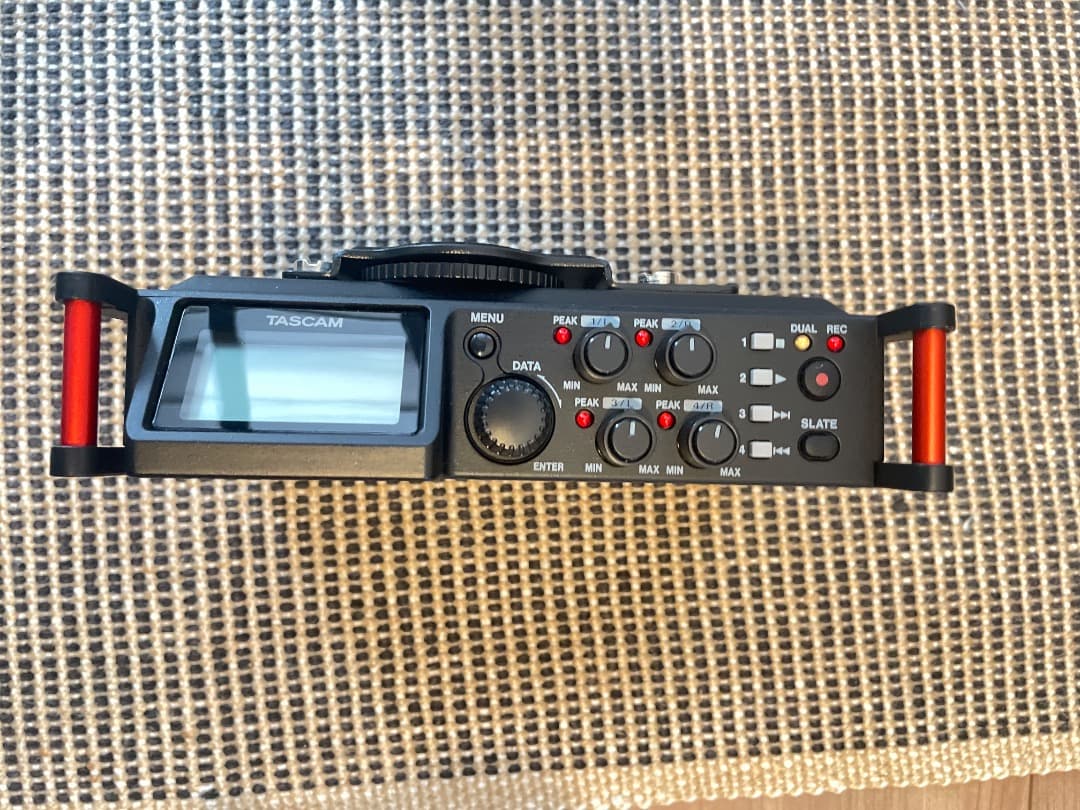 Tascam DR 70 オーディオレコーダー4チャンネル