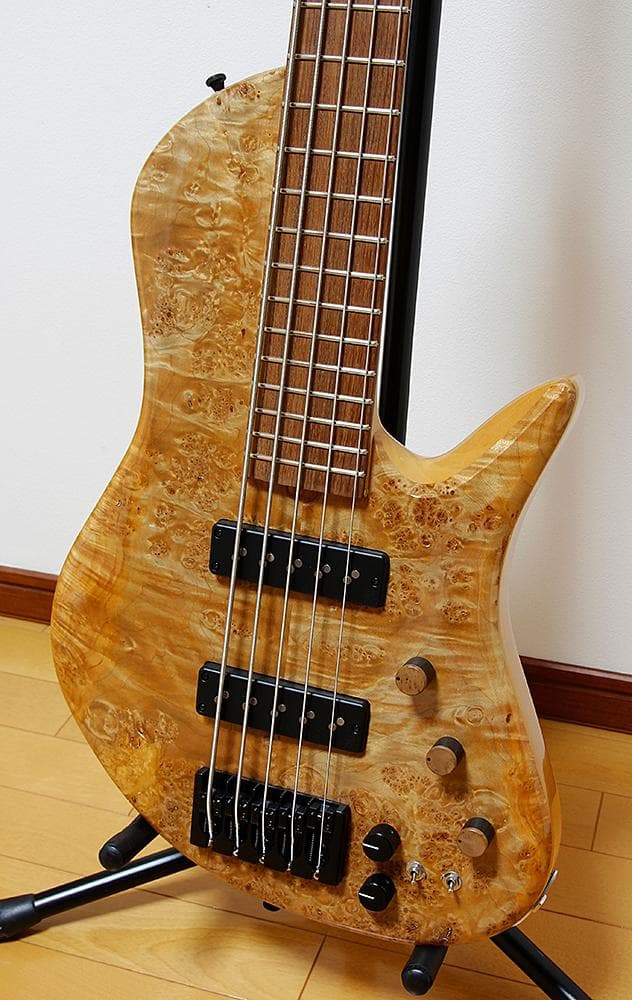 個人工房製　オリジナル5弦ベース