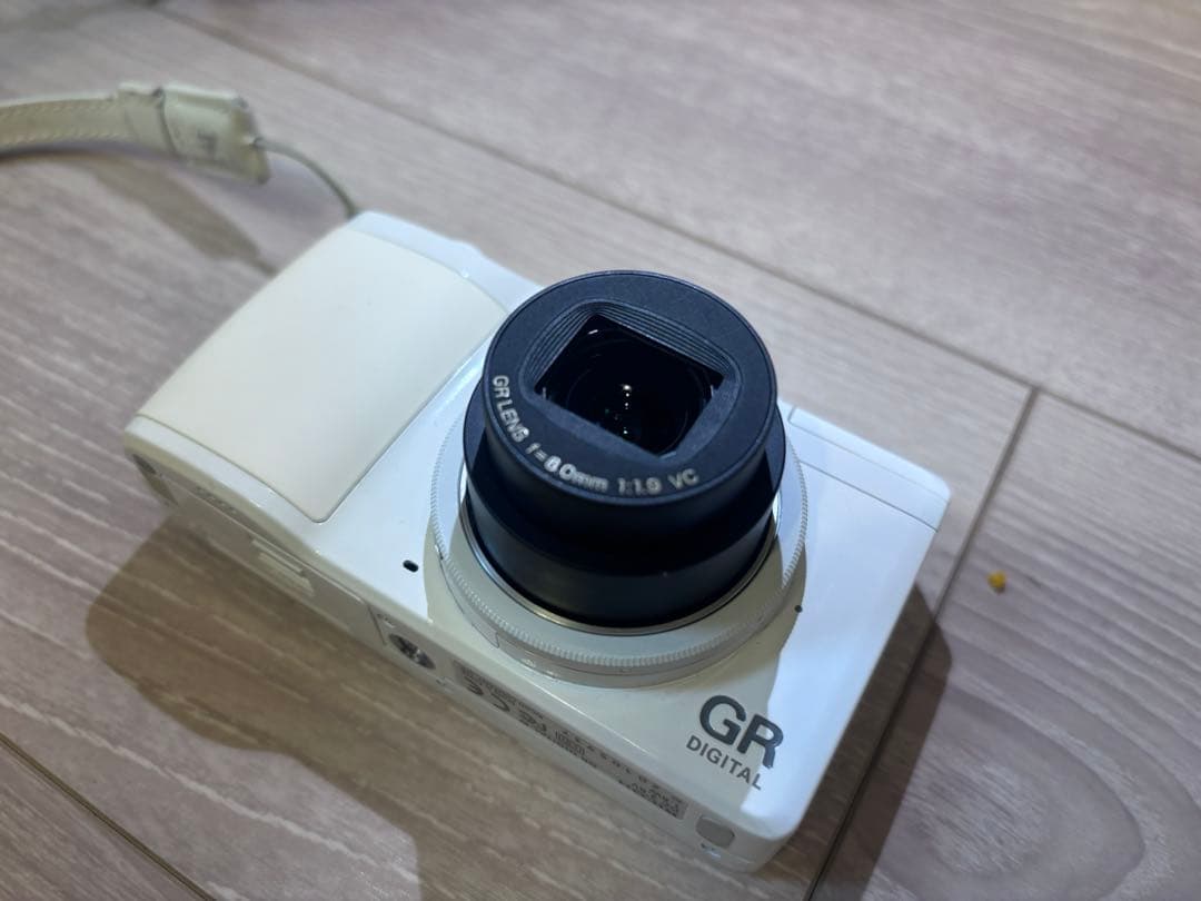 GR DIGITAL Ⅳ “オールホワイト”エディション