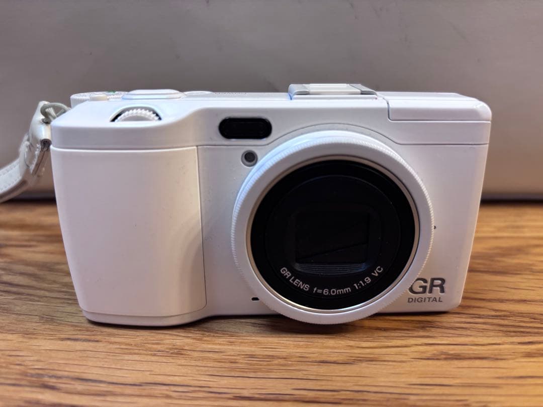 GR DIGITAL Ⅳ “オールホワイト”エディション